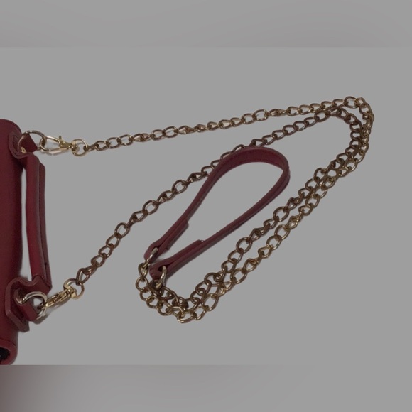 DC Comics Wonder Woman Crossbody/Handbag, Bonded Leather, Maroon & Gold - Picture 10 of 11